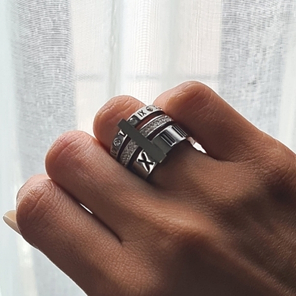 NEW 18k White Gold Roman Numeral Triple Band Diamond Ring - Picture 9 of 14